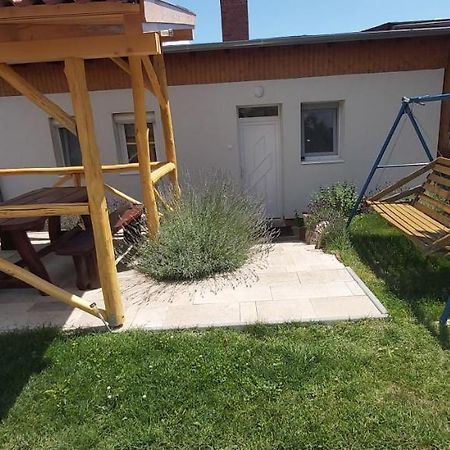 Lali Apartman Balatonudvari Ngoại thất bức ảnh
