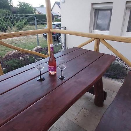 Lali Apartman Balatonudvari Ngoại thất bức ảnh